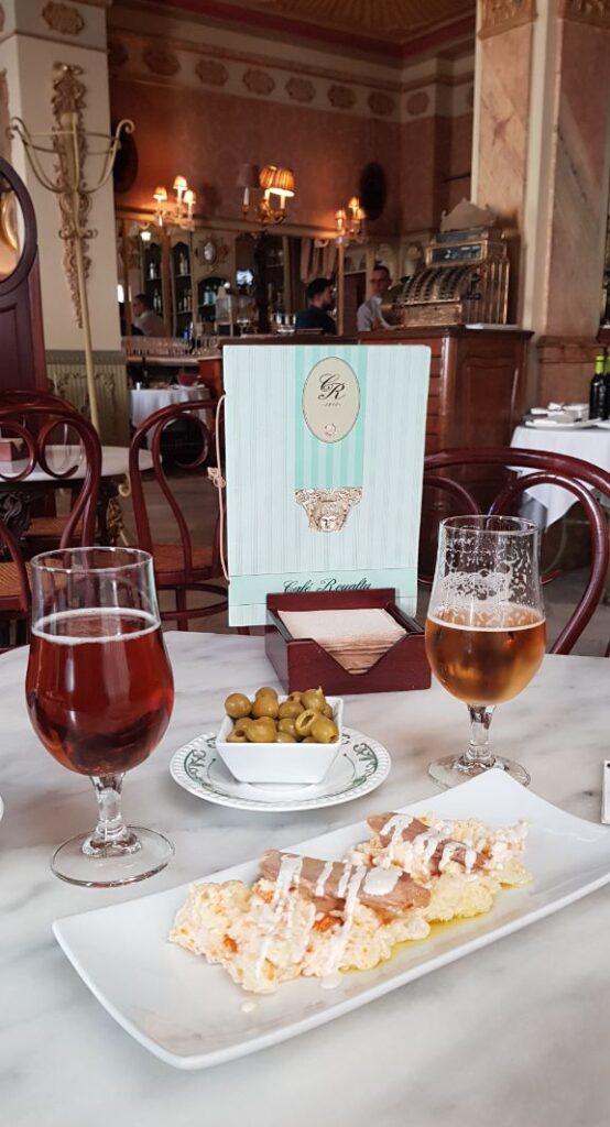 Cadiz, Café Royalty