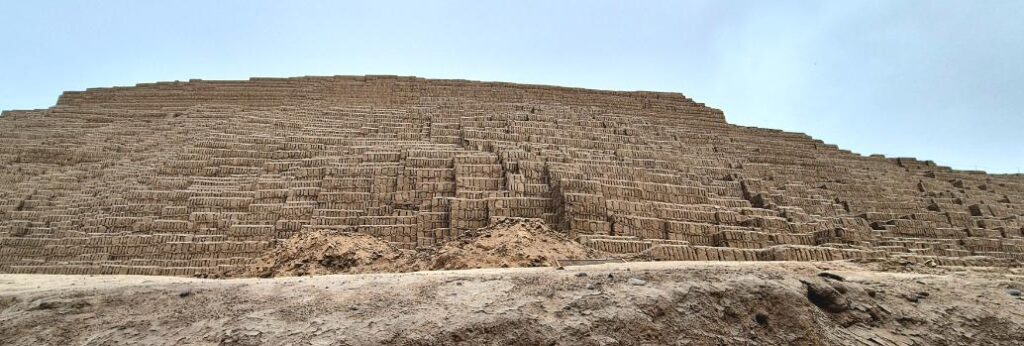 Peru, Lima, Huaca Pucllana piramide